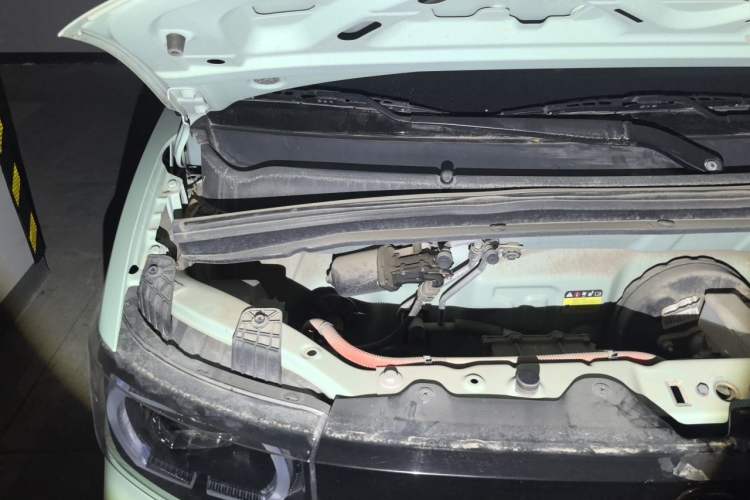 Used Wuling Hongguang MINIEV 2021 Macaron Premium Model – Lithium Iron Phosphate Engine Bay Right