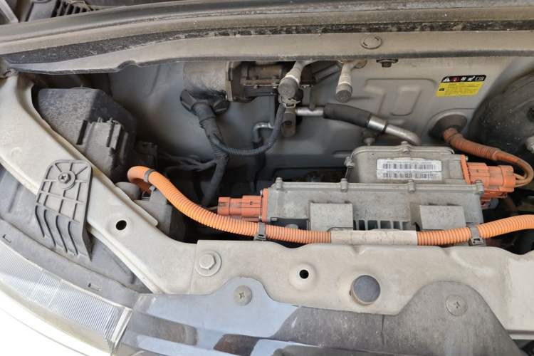 Used Wuling Hongguang MINIEV 2021 Macaron Premium Model – Lithium Iron Phosphate Engine Bay Right