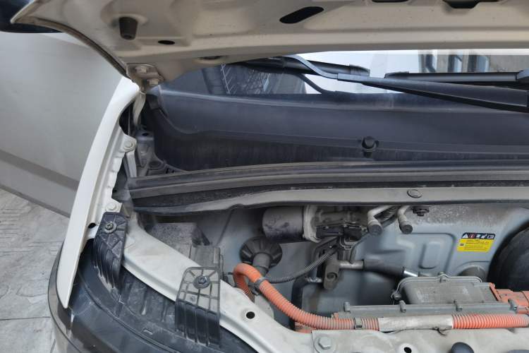 Used Wuling Hongguang MINIEV 2021 Macaron Sandwich Model 170 km Lithium Ternary Engine Bay Right