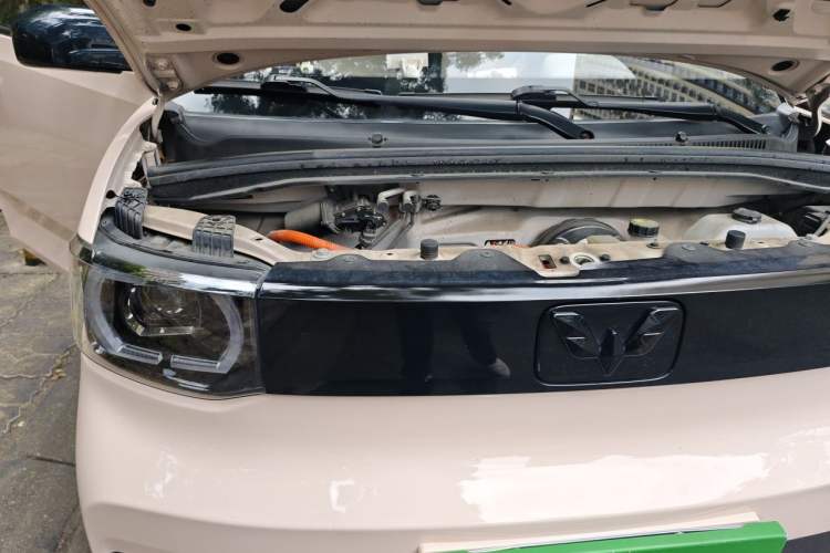 Used Wuling Hongguang MINIEV 2021 Macaron Premium Model – Lithium Iron Phosphate Engine Bay Right