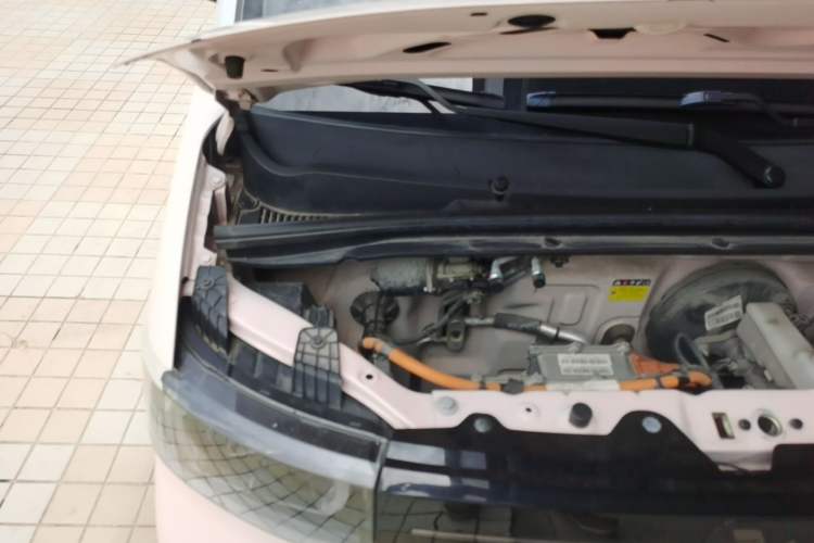 Used Wuling Hongguang MINIEV 2021 Macaron Premium Model – Lithium Iron Phosphate Engine Bay Right