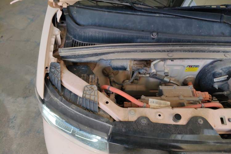 Used Wuling Hongguang MINIEV 2021 Macaron Fashion Model Lithium Iron Phosphate Engine Bay Right