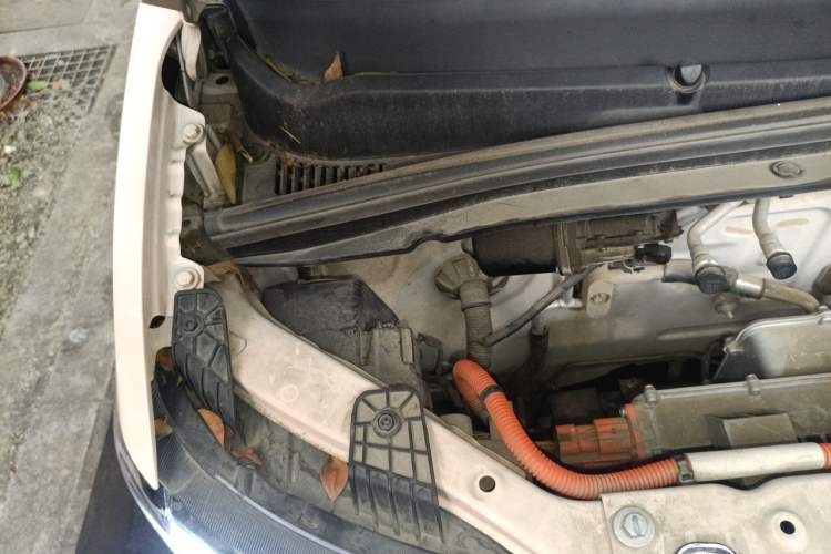 Used Wuling Hongguang MINIEV 2021 Macaron Premium Model – Lithium Iron Phosphate Engine Bay Right