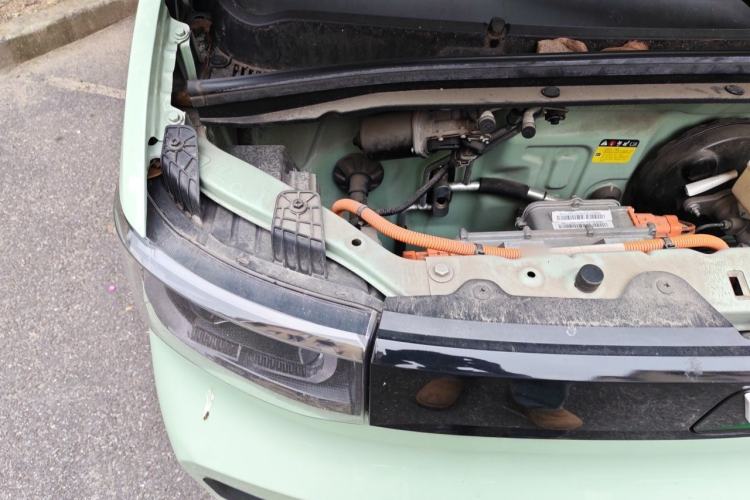 Used Wuling Hongguang MINIEV 2021 Macaron Premium Model – Lithium-NMC Engine Bay Right