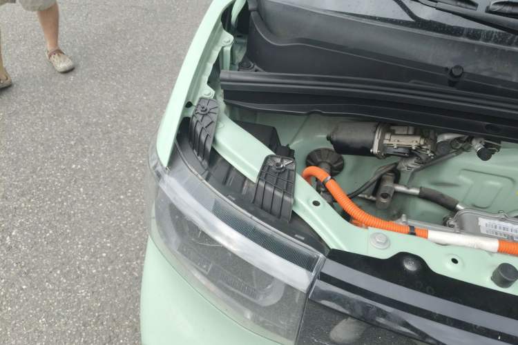 Used Wuling Hongguang MINIEV 2021 Macaron Fashion Model Lithium Iron Phosphate Engine Bay Right