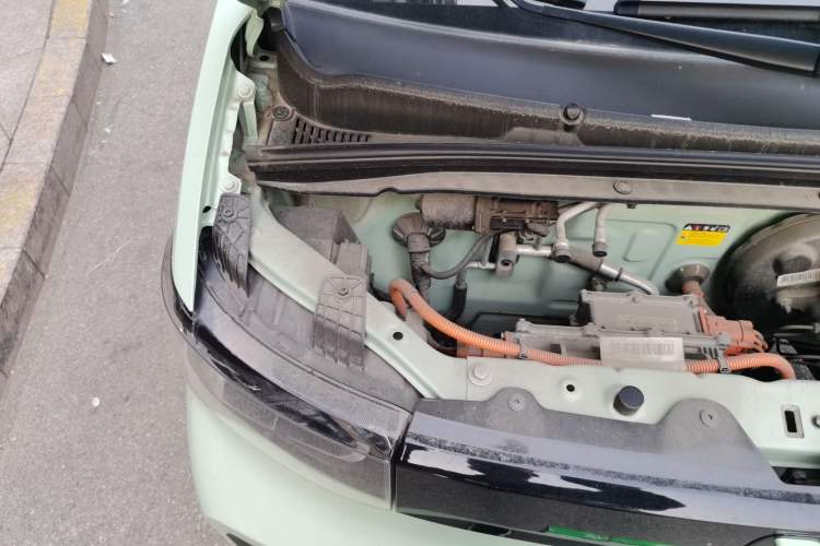 Used Wuling Hongguang MINIEV 2021 Macaron Premium Model – Lithium Iron Phosphate Engine Bay Right
