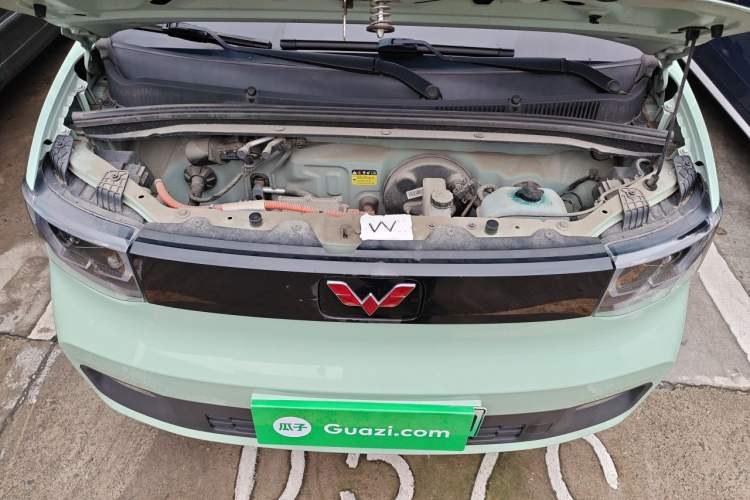 Used Wuling Hongguang MINIEV 2021 Macaron Fashion Edition Lithium-Ion Battery Engine Bay