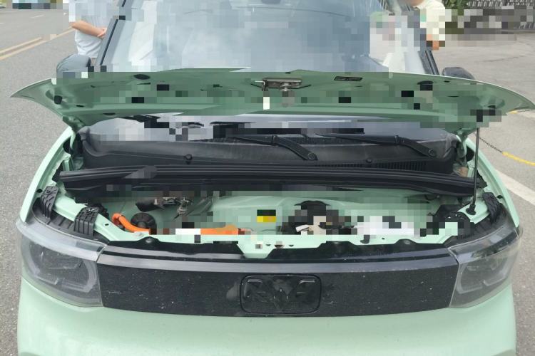 Used Wuling Hongguang MINIEV 2021 Macaron Fashion Model Lithium Iron Phosphate Engine Bay