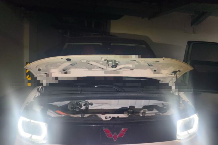Used Wuling Hongguang MINIEV 2021 Macaron Fashion Model Lithium Iron Phosphate Engine Bay