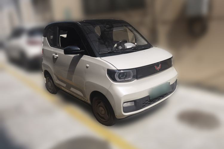 Used Wuling Hongguang MINIEV 2021 Macaron Sandwich Model 170 km Lithium Ternary Front Right 45 Deg
