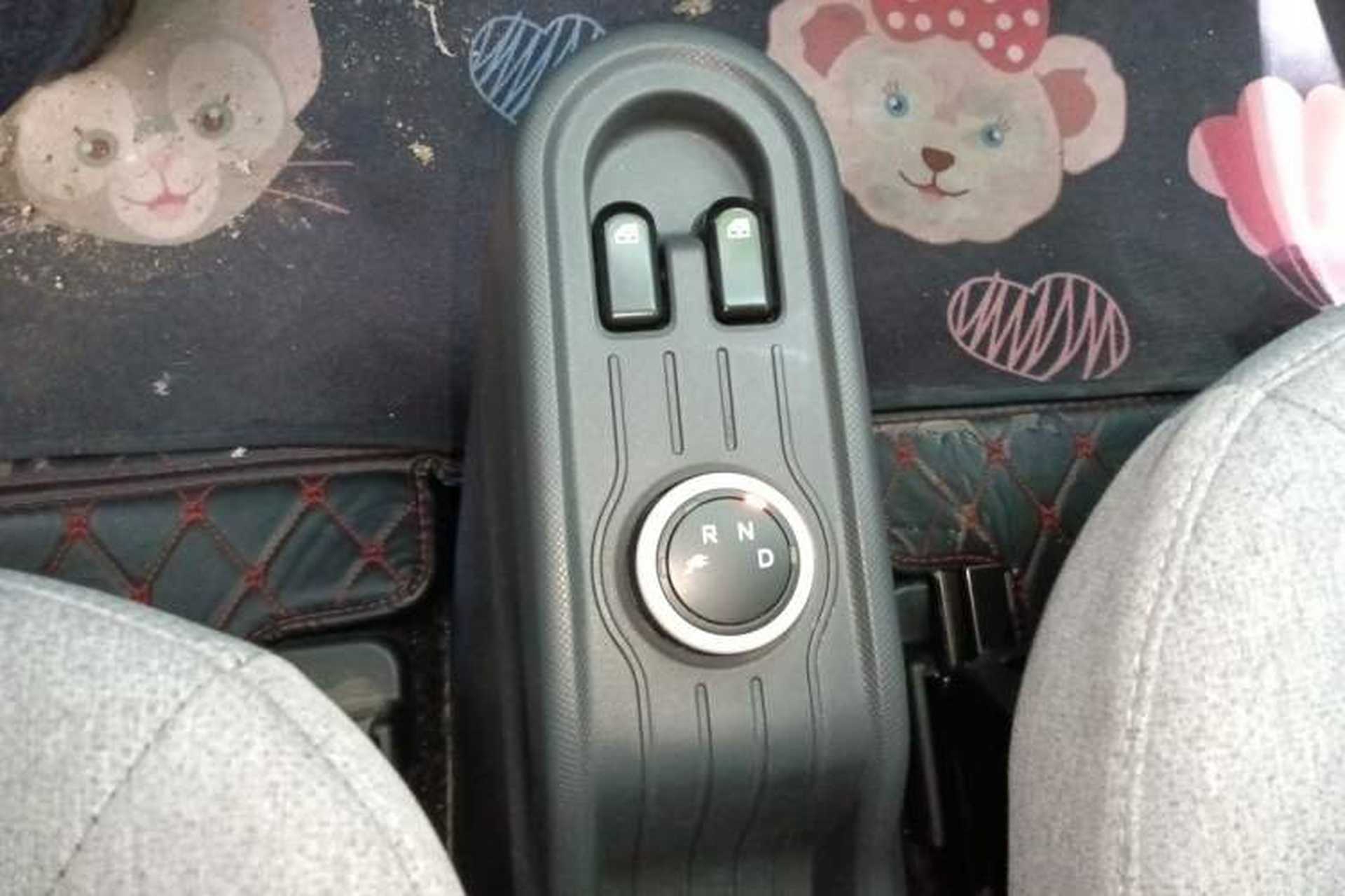 Used Wuling Hongguang MINIEV 2021 Macaron Premium Model – Lithium Iron Phosphate Gear Lever