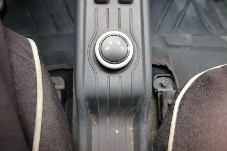 Used Wuling Hongguang MINIEV 2021 Macaron Premium Model – Lithium Iron Phosphate Gear Lever