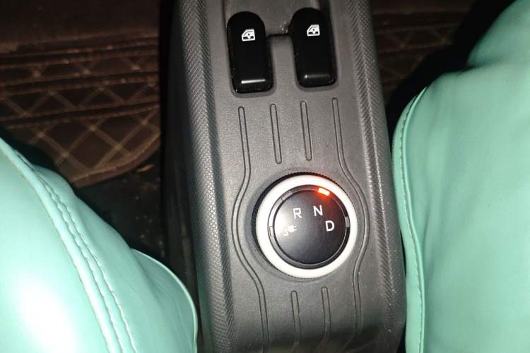 Used Wuling Hongguang MINIEV 2021 Macaron Premium Model – Lithium Iron Phosphate Gear Lever