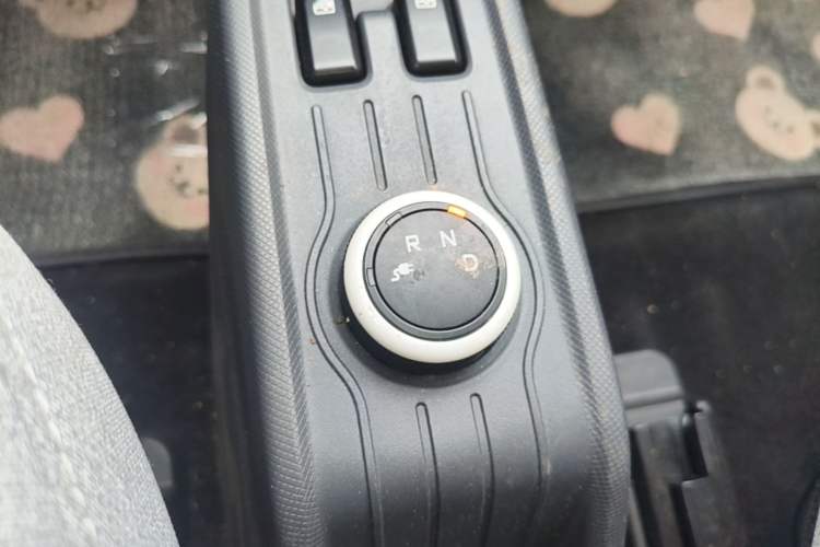 Used Wuling Hongguang MINIEV 2021 Macaron Premium Model – Lithium Iron Phosphate Gear Lever