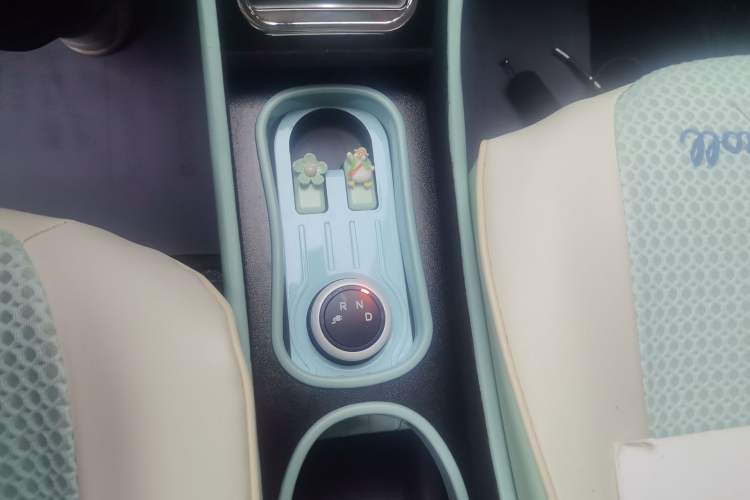 Used Wuling Hongguang MINIEV 2021 Macaron Premium Model – Lithium-NMC Gear Lever