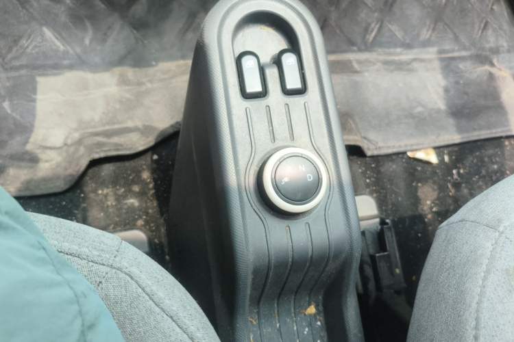 Used Wuling Hongguang MINIEV 2021 Macaron Premium Model – Lithium-NMC Gear Lever