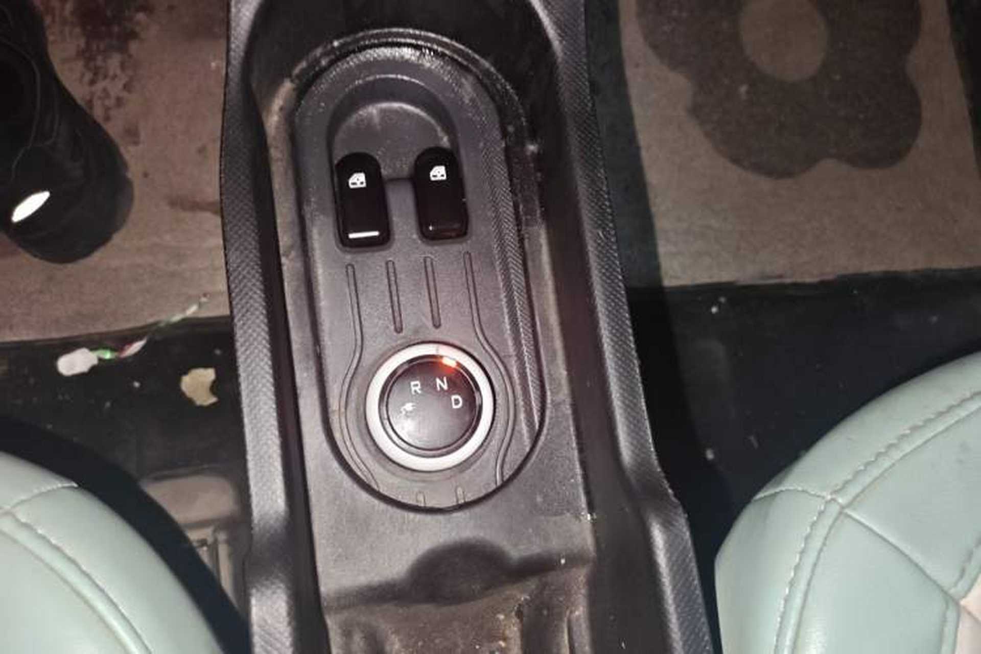 Used Wuling Hongguang MINIEV 2021 Macaron Sandwich Model 170 km Lithium Iron Phosphate Gear Lever