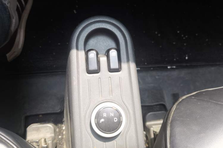Used Wuling Hongguang MINIEV 2021 Macaron Sandwich Model 170 km Lithium Ternary Gear Lever