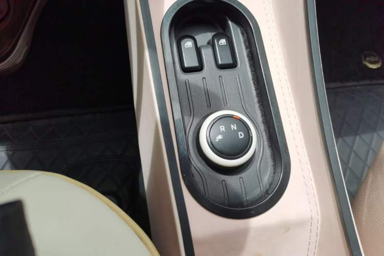 Used Wuling Hongguang MINIEV 2021 Macaron Premium Model – Lithium Iron Phosphate Gear Lever