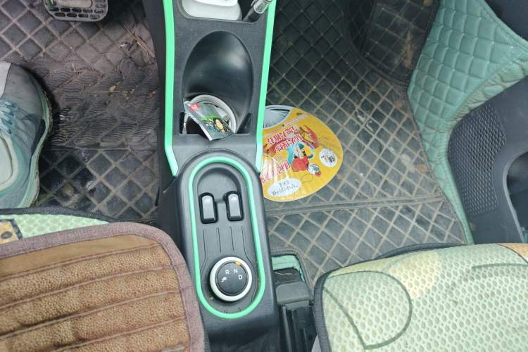 Used Wuling Hongguang MINIEV 2021 Macaron Fashion Model Lithium Iron Phosphate Gear Lever