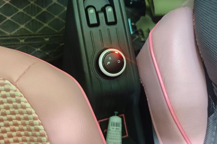 Used Wuling Hongguang MINIEV 2021 Macaron Fashion Model Lithium Iron Phosphate Gear Lever