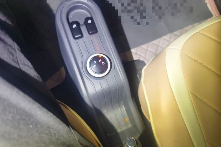 Used Wuling Hongguang MINIEV 2021 Macaron Fashion Model Lithium Iron Phosphate Gear Lever