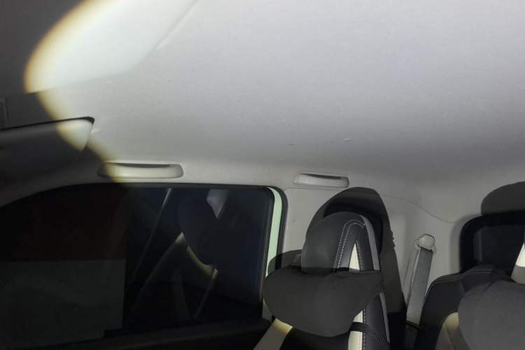 Used Wuling Hongguang MINIEV 2021 Macaron Premium Model – Lithium Iron Phosphate Headliner