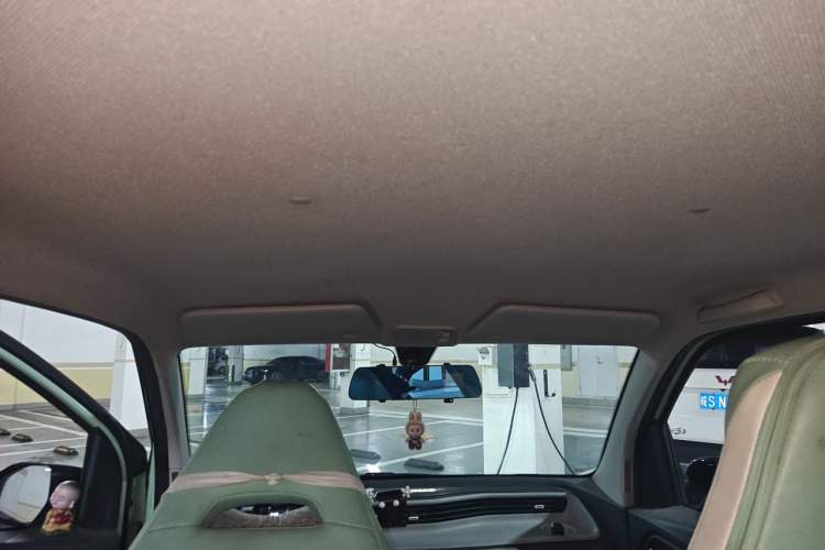 Used Wuling Hongguang MINIEV 2021 Macaron Sandwich Model 170 km Lithium Iron Phosphate Headliner