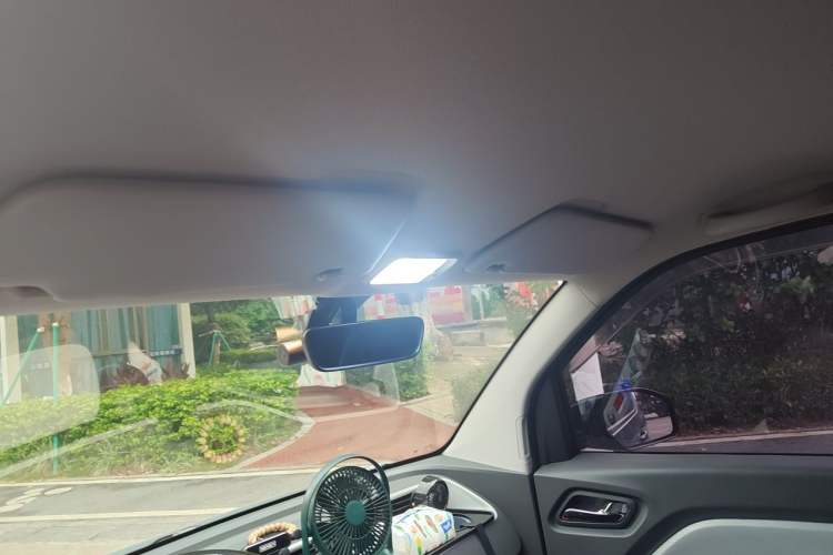 Used Wuling Hongguang MINIEV 2021 Macaron Premium Model – Lithium Iron Phosphate Headliner