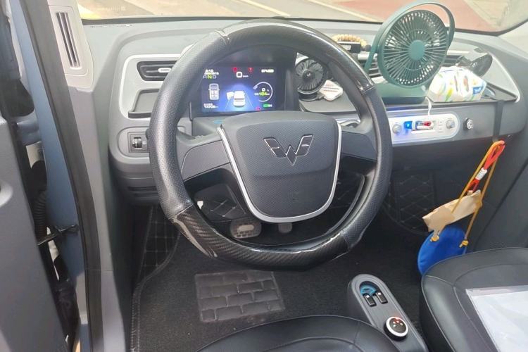 Used Wuling Hongguang MINIEV 2021 Macaron Premium Model – Lithium Iron Phosphate Interior 1