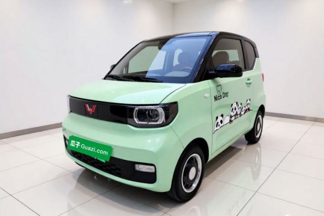 Ojetý Wuling Hongguang MINIEV 2021 Macaron Premium Model – Lithium Iron Phosphate