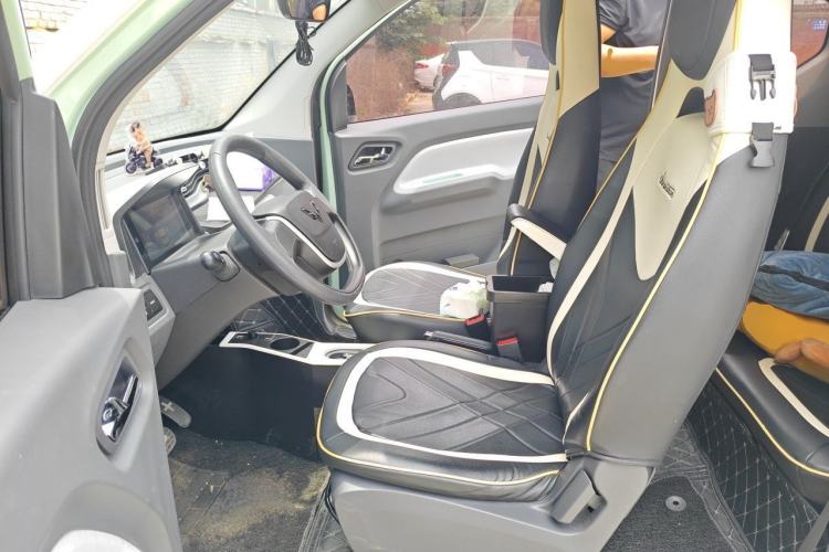 Used Wuling Hongguang MINIEV 2021 Macaron Fashion Model Lithium Iron Phosphate Left Front Seat