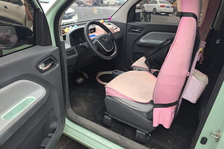 Used Wuling Hongguang MINIEV 2021 Macaron Fashion Model Lithium Iron Phosphate Left Front Seat