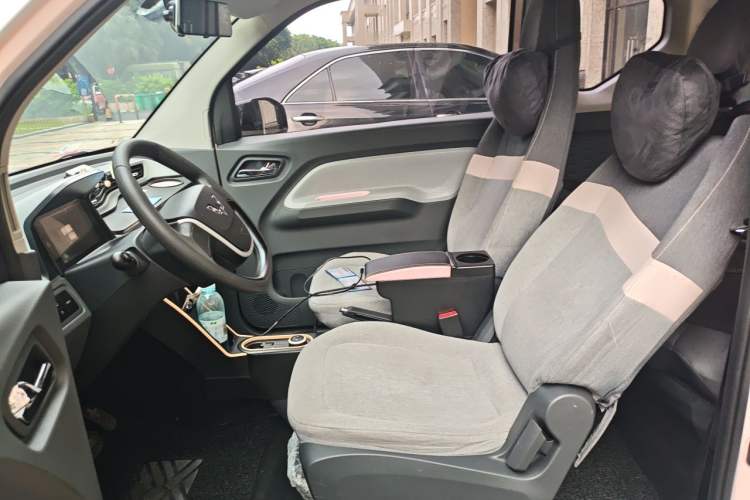 Used Wuling Hongguang MINIEV 2021 Macaron Fashion Edition Lithium-Ion Battery Left Front Seat
