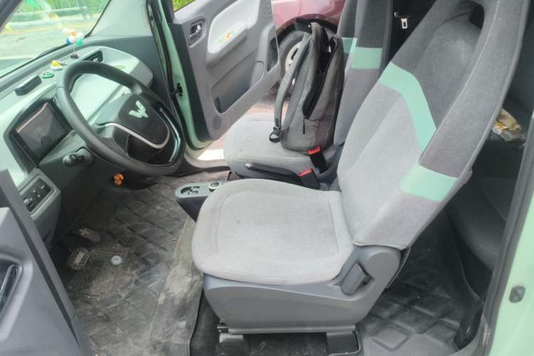 Used Wuling Hongguang MINIEV 2021 Macaron Premium Model – Lithium-NMC Left Front Seat
