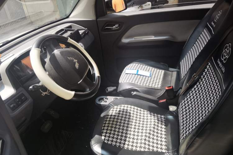 Used Wuling Hongguang MINIEV 2021 Macaron Sandwich Model 170 km Lithium Ternary Left Front Seat