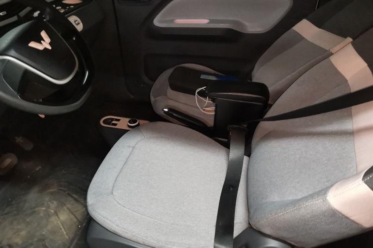 Used Wuling Hongguang MINIEV 2021 Macaron Premium Model – Lithium-NMC Left Front Seat