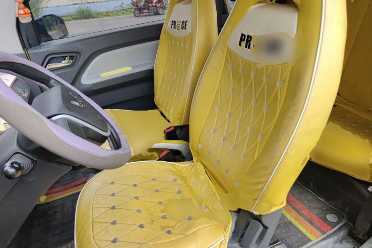 Used Wuling Hongguang MINIEV 2021 Macaron Premium Model – Lithium-NMC Left Front Seat