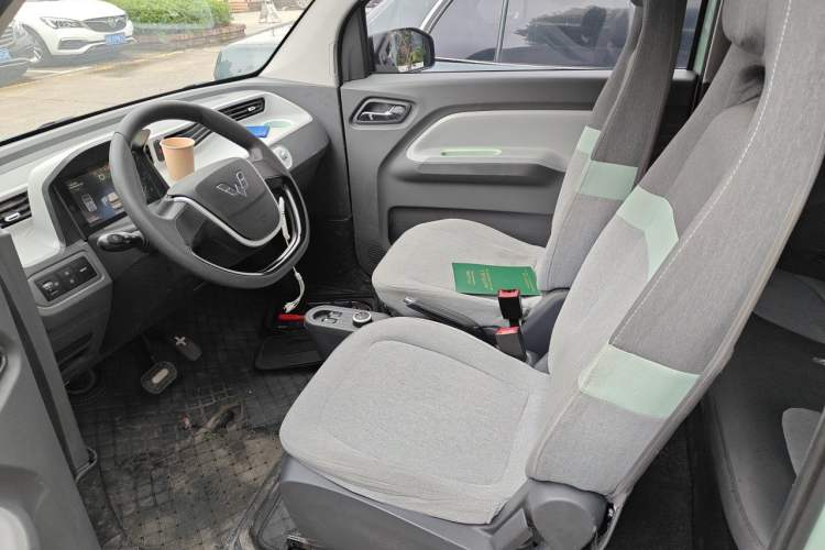 Used Wuling Hongguang MINIEV 2021 Macaron Fashion Edition Lithium-Ion Battery Left Front Seat