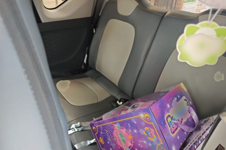Used Wuling Hongguang MINIEV 2021 Macaron Fashion Model Lithium Iron Phosphate Left Rear Seat