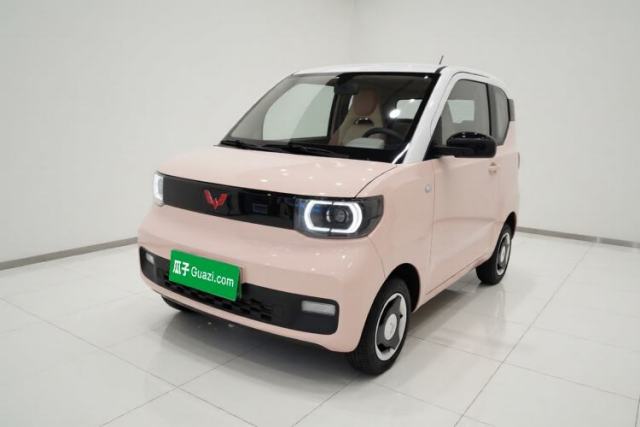 Ojetý Wuling Hongguang MINIEV 2021 Macaron Fashion Model Lithium Iron Phosphate
