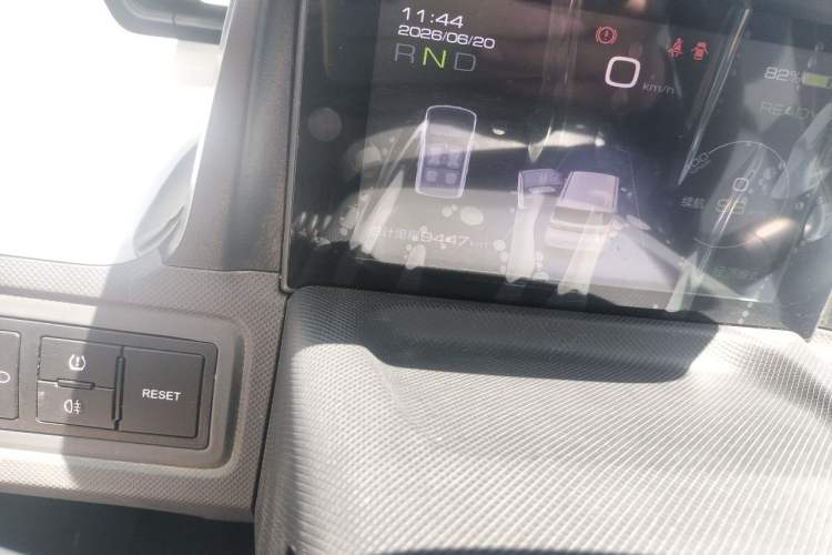 Used Wuling Hongguang MINIEV 2021 Macaron Fashion Model Lithium Iron Phosphate Odometer Close Up