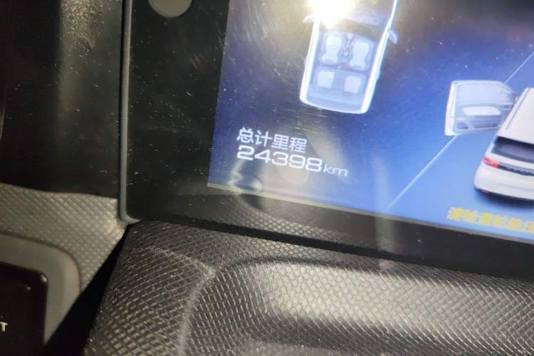 Used Wuling Hongguang MINIEV 2021 Macaron Fashion Edition Lithium-Ion Battery Odometer Close Up