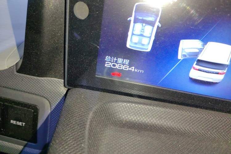 Used Wuling Hongguang MINIEV 2021 Macaron Premium Model – Lithium Iron Phosphate Odometer Close Up