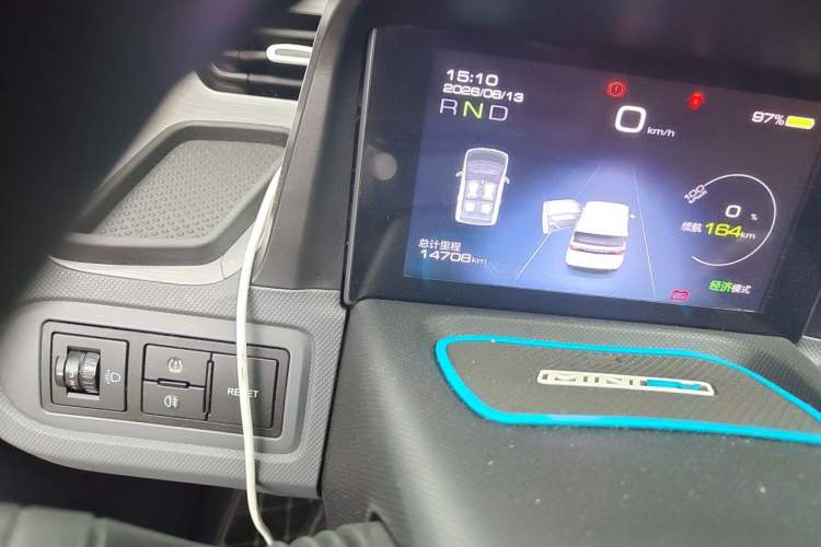 Used Wuling Hongguang MINIEV 2021 Macaron Premium Model – Lithium Iron Phosphate Odometer Close Up