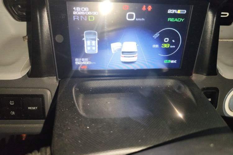 Used Wuling Hongguang MINIEV 2021 Macaron Premium Model – Lithium Iron Phosphate Odometer Close Up
