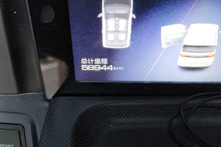 Used Wuling Hongguang MINIEV 2021 Macaron Premium Model – Lithium Iron Phosphate Odometer Close Up
