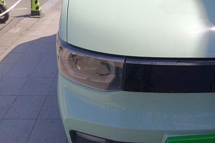 Used Wuling Hongguang MINIEV 2021 Macaron Fashion Edition Lithium-Ion Battery Right Front Headlight