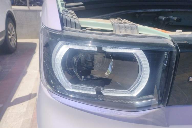 Used Wuling Hongguang MINIEV 2021 Macaron Fashion Model Lithium Iron Phosphate Right Front Headlight