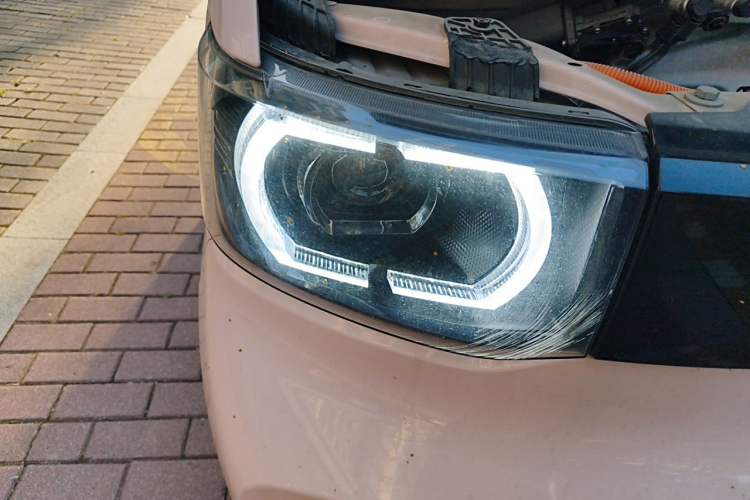 Used Wuling Hongguang MINIEV 2021 Macaron Fashion Model Lithium Iron Phosphate Right Front Headlight